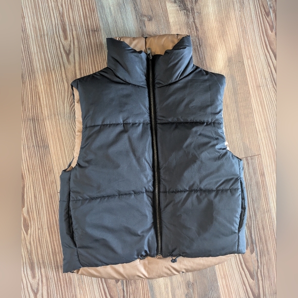 Black & Brown Reversible Zip Up Puffer Vest - Picture 1 of 7